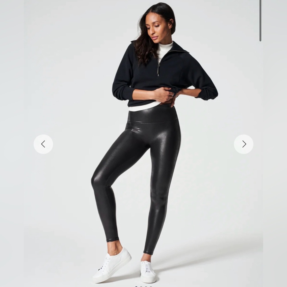 SPANXshape™ Faux Leather
Leggings